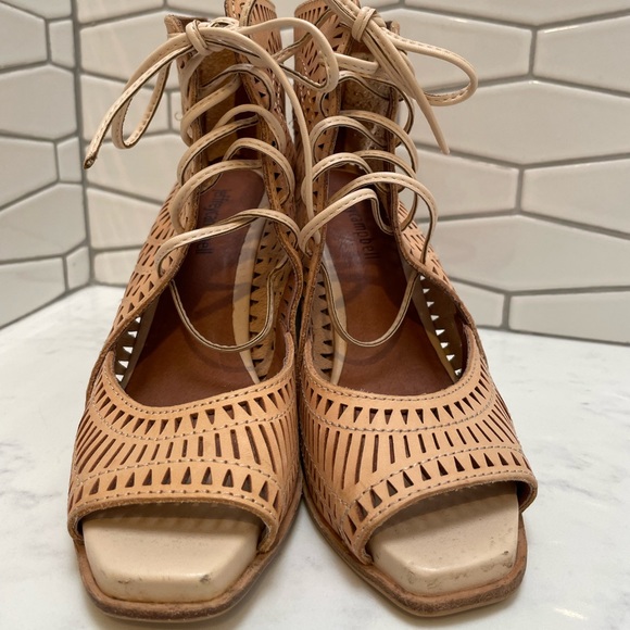 Jeffrey Campbell Rayos Tan Wedge Sandals - Picture 3 of 12